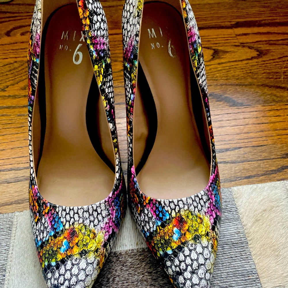 NWOT Mix No. 6 Fanta snakeskin pumps! size 9M. - Picture 2 of 6